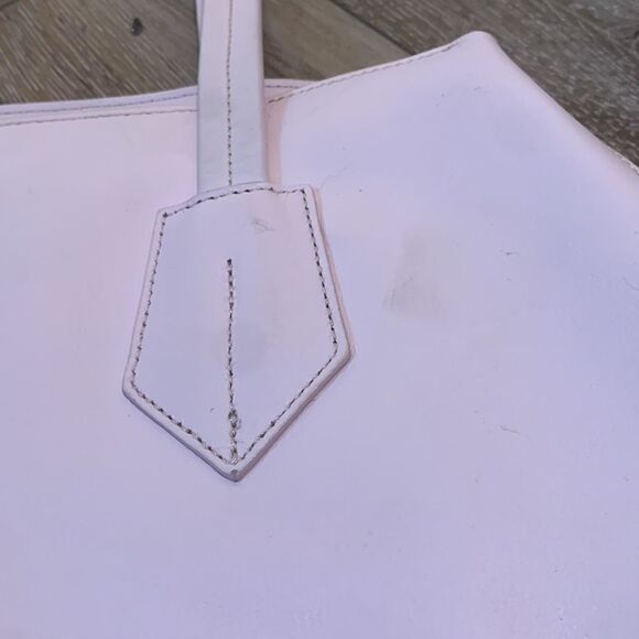 Neely & Chloe Tote - Picture 5 of 16